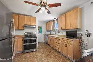 30 Joan Dr, Pittsfield, MA 01201 - Photo 7