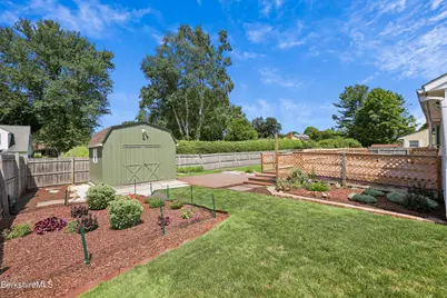 30 Joan Dr, Pittsfield, MA 01201 - Photo 31