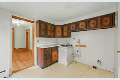 10 Summer St, Adams, MA 01220 - Photo 17