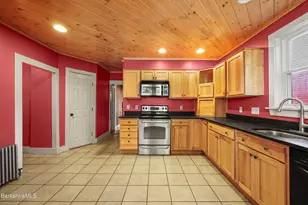 10 Summer St, Adams, MA 01220 - Photo 25