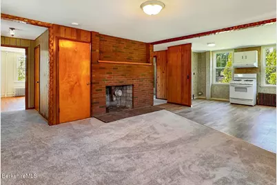 191 Fort Hill Ave, Pittsfield, MA 01201 - Photo 9