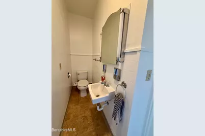 50 Buel St, Pittsfield, MA 01201 - Photo 15