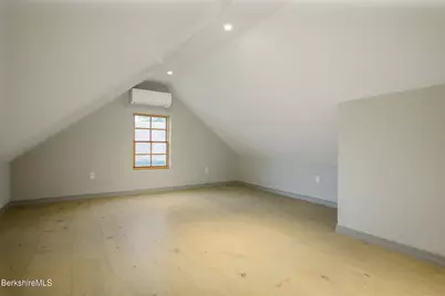 145-147 Pleasant St, North Adams, MA 01247 - Photo 21