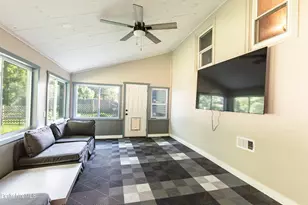 56 Saratoga Dr, Pittsfield, MA 01201 - Photo 23