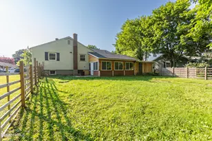 56 Saratoga Dr, Pittsfield, MA 01201 - Photo 5