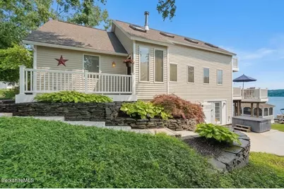92 Ridge Ave, Pittsfield, MA 01201 - Photo 1