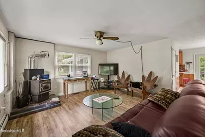 732 Main St, Becket, MA 01223 - Photo 9