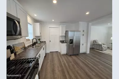 395 Cheshire Rd #110, Pittsfield, MA 01201 - Photo 3