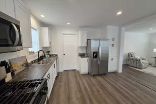 395 Cheshire Rd, Pittsfield, MA 01201 - Photo 3