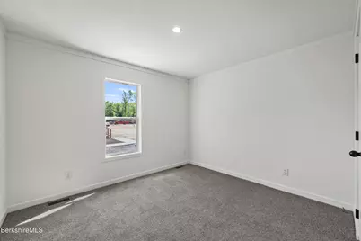 395 Cheshire Rd #111, Pittsfield, MA 01201 - Photo 27