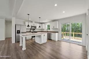 395 Cheshire Rd, Pittsfield, MA 01201 - Photo 17