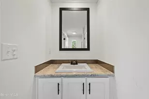 395 Cheshire Rd, Pittsfield, MA 01201 - Photo 25