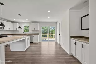 395 Cheshire Rd, Pittsfield, MA 01201 - Photo 15