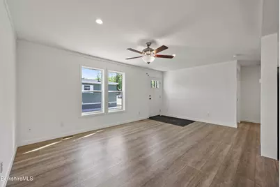 395 Cheshire Rd #122, Pittsfield, MA 01201 - Photo 5