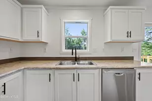 395 Cheshire Rd, Pittsfield, MA 01201 - Photo 13