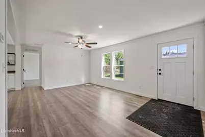395 Cheshire Rd #122, Pittsfield, MA 01201 - Photo 7