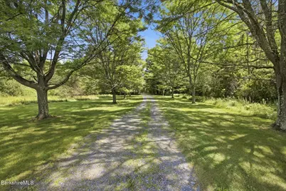 365 Oblong Rd, Williamstown, MA 01267 - Photo 3