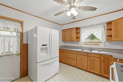78 Ontario St, Pittsfield, MA 01201 - Photo 9