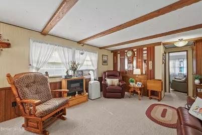 1 Lakewood Cir, Pittsfield, MA 01201 - Photo 7