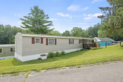 1 Lakewood Cir, Pittsfield, MA 01201 - Photo 3