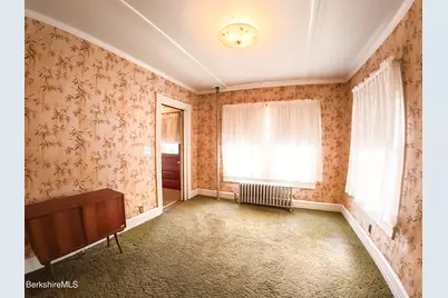 29 Nelson St, North Adams, MA 01247 - Photo 7