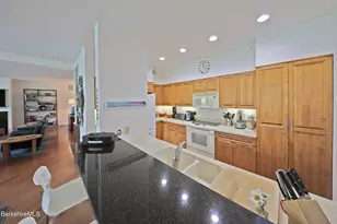 19 Hawthorne Rd, Stockbridge, MA 01262 - Photo 17