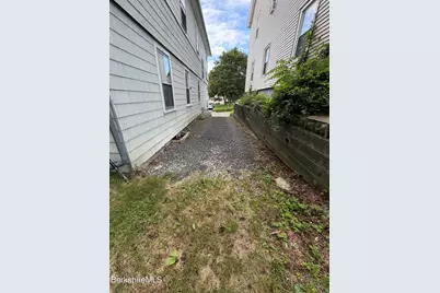 5 Richmond St, Adams, MA 01220 - Photo 3