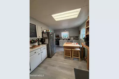 98 Bryan St, Pittsfield, MA 01201 - Photo 3