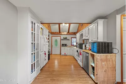 530 Church St, North Adams, MA 01247 - Photo 13