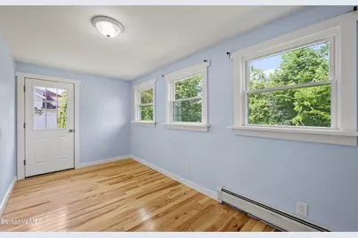 16 South Atlantic Ave, Pittsfield, MA 01201 - Photo 11