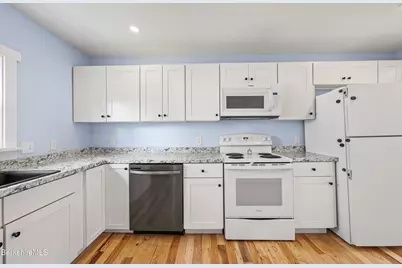 16 South Atlantic Ave, Pittsfield, MA 01201 - Photo 9