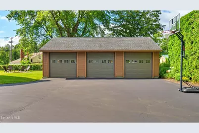 1 Almon Ave, Pittsfield, MA 01201 - Photo 3