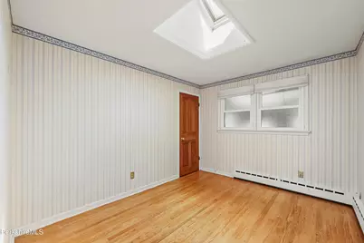 8 Velma Ave, Pittsfield, MA 01201 - Photo 17