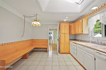 8 Velma Ave, Pittsfield, MA 01201 - Photo 15
