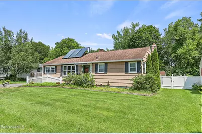 8 Velma Ave, Pittsfield, MA 01201 - Photo 3