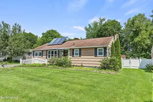 8 Velma Ave, Pittsfield, MA 01201 - Photo 3
