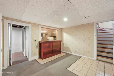8 Velma Ave, Pittsfield, MA 01201 - Photo 29