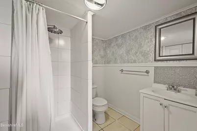 8 Velma Ave, Pittsfield, MA 01201 - Photo 29