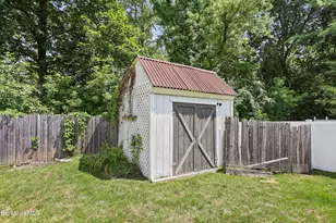 8 Velma Ave, Pittsfield, MA 01201 - Photo 39