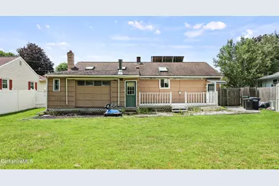 8 Velma Ave, Pittsfield, MA 01201 - Photo 37
