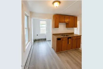 32 Westminster St, Pittsfield, MA 01201 - Photo 11