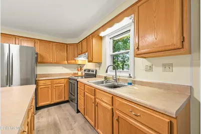 247 Park St, Great Barrington, MA 01230 - Photo 9
