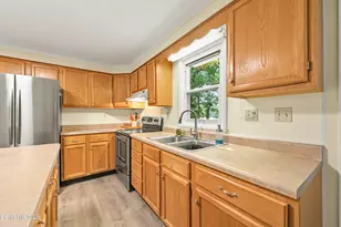 247 Park St, Great Barrington, MA 01230 - Photo 9