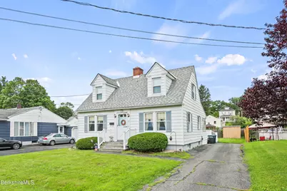 29 Acorn St, Pittsfield, MA 01201 - Photo 1