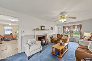 29 Acorn St, Pittsfield, MA 01201 - Photo 9