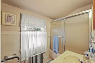 29 Acorn St, Pittsfield, MA 01201 - Photo 23