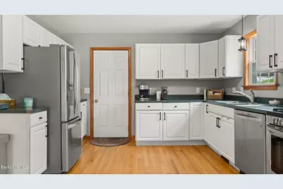 110 Via Maria Rd, Lee, MA 01238 - Photo 11