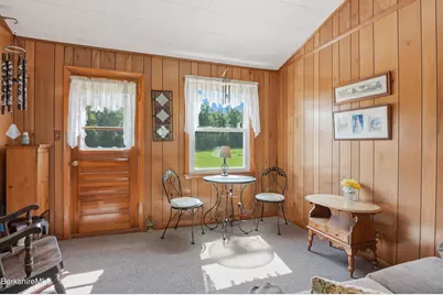 48 Alger St, Adams, MA 01220 - Photo 7