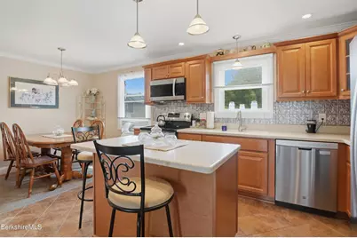 48 Alger St, Adams, MA 01220 - Photo 11
