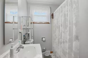 48 Alger St, Adams, MA 01220 - Photo 25